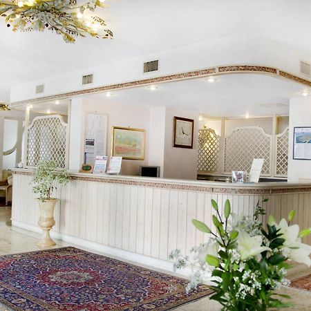 Hotel Sole Sottomarina Esterno foto