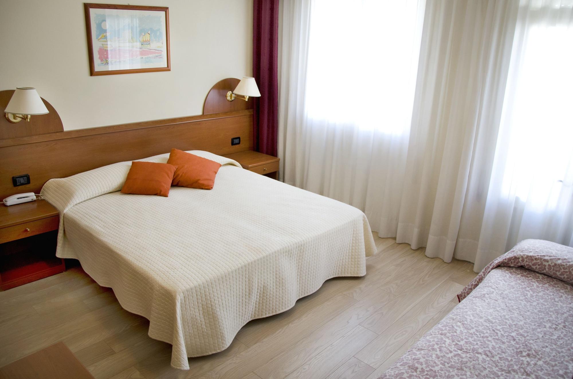 Hotel Sole Sottomarina Esterno foto