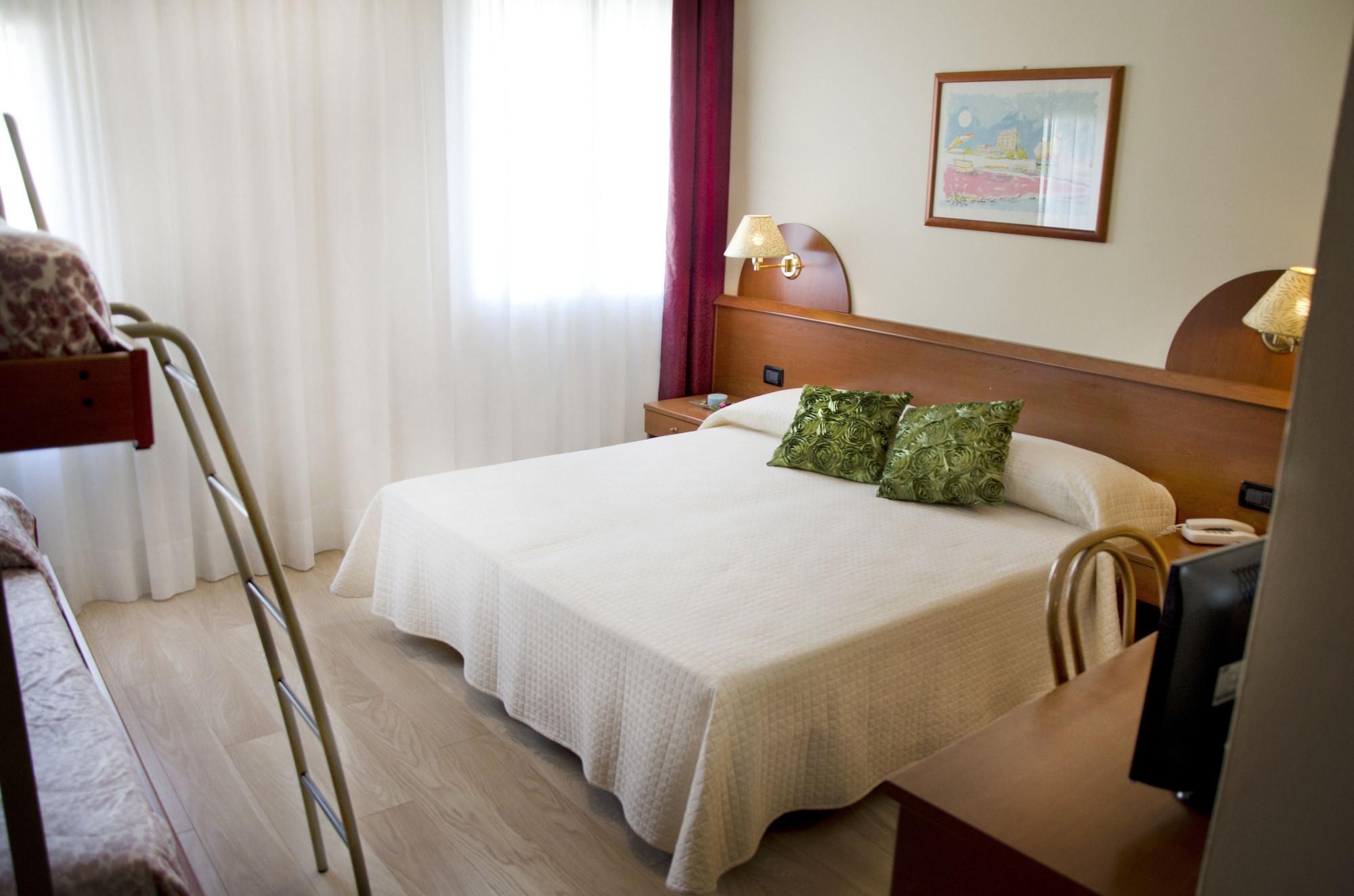 Hotel Sole Sottomarina Esterno foto
