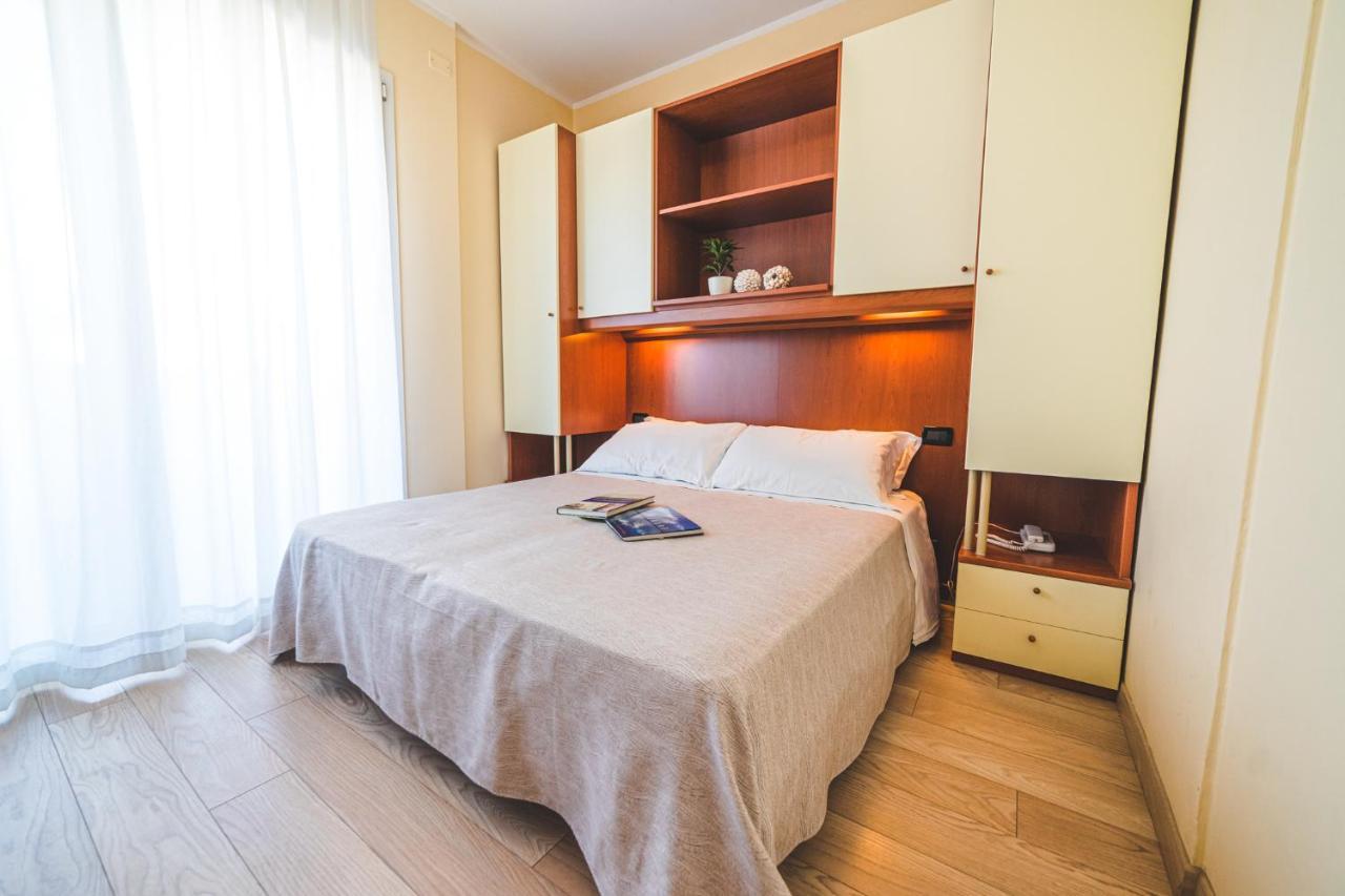 Hotel Sole Sottomarina Esterno foto