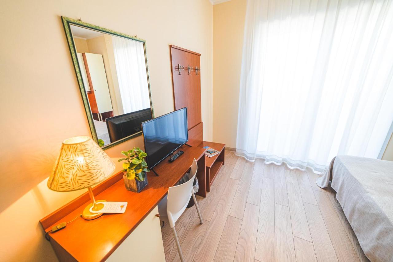 Hotel Sole Sottomarina Esterno foto