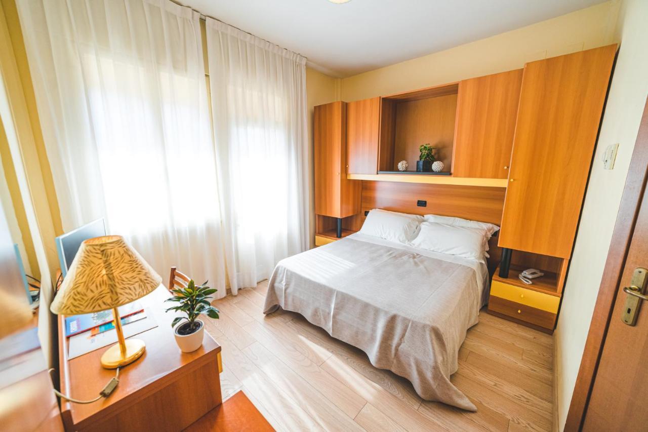 Hotel Sole Sottomarina Esterno foto