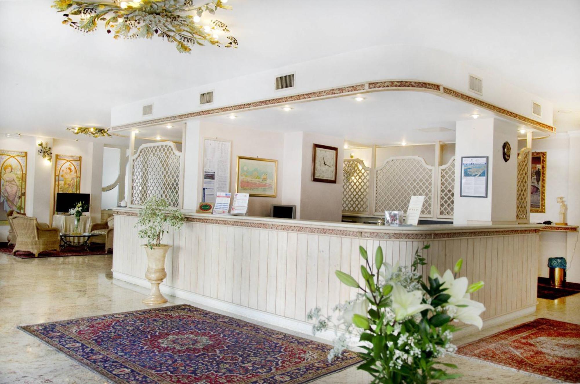 Hotel Sole Sottomarina Esterno foto
