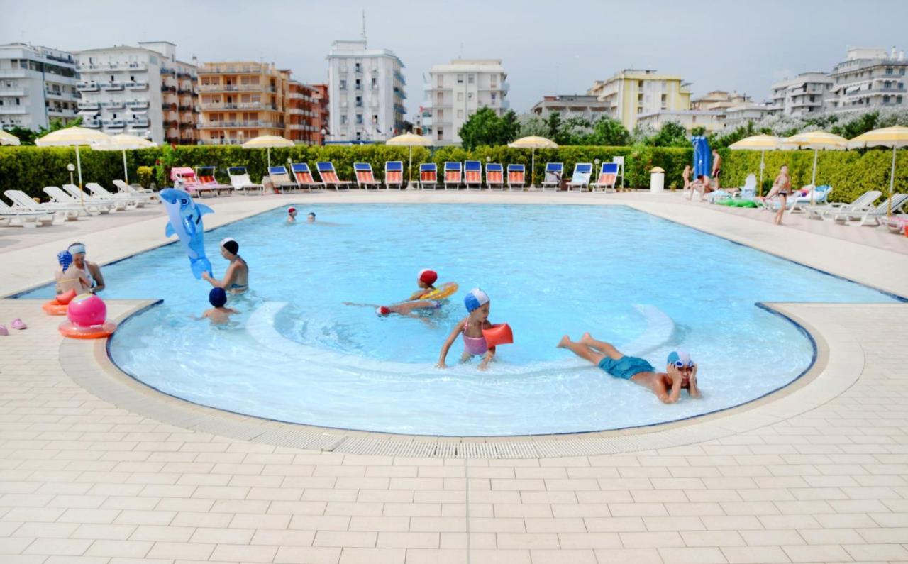 Hotel Sole Sottomarina Esterno foto